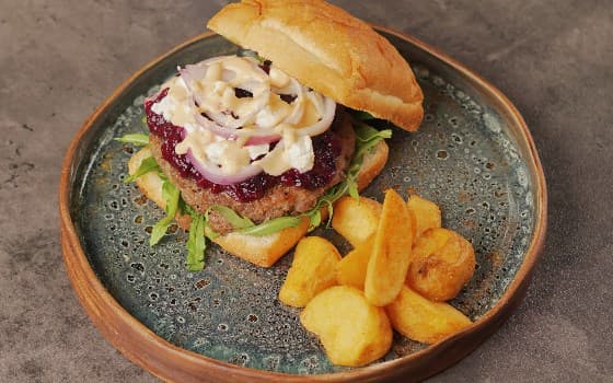 اسپایسی بلوبری برگر | Spicy blueberry burger